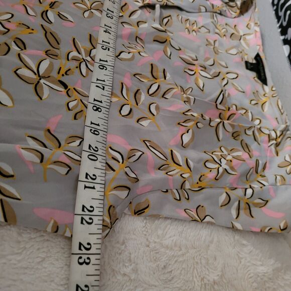 Banana Republic Top Womens Large Floral Short Sleeves Spring Summer Lightweight - Picture 6 of 8